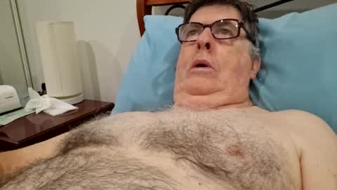 Desmon1958 online show from April 3, 2026, 8:29 pm