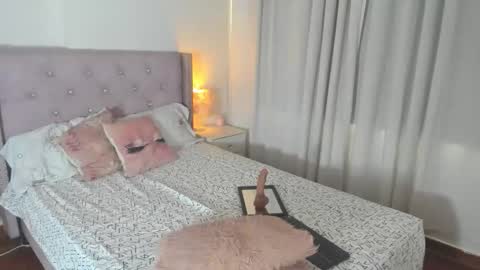 Snapshot of destinysweet21 chatting on May 13, 2026, 3:53 pm destinysweet21 online show from May 13, 2026, 3:53 pm