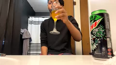 Snapshot of detroitbiguy chatting on February 17, 2025, 1:32 pm Nastytae313 online show from February 17, 2025, 1:32 pm