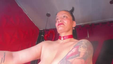 devil_taylorx online show from November 15, 2025, 1:51 pm