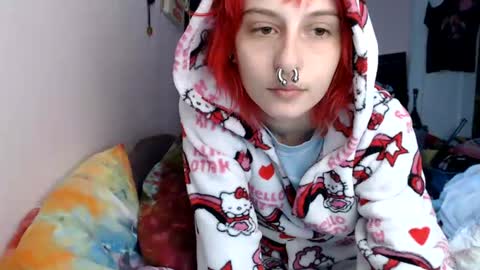 Snapshot of devilg1rl chatting on June 30, 2026, 8:32 pm poutyangel online show from June 30, 2026, 8:32 pm