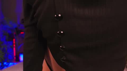 devilinee online show from October 11, 2025, 7:18 am