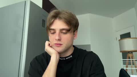 devilnut1 online show from December 21, 2024, 8:50 am