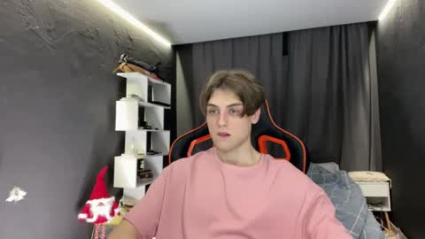 devilnut1 online show from November 26, 2025, 6:53 pm