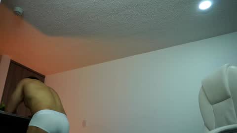 Snapshot of devin_hunter chatting on January 11, 2025, 1:27 am Devin Hunter online show from January 11, 2025, 1:27 am