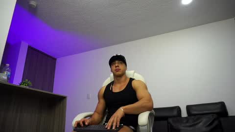 Snapshot of devin_hunter chatting on January 12, 2025, 2:03 am Devin Hunter online show from January 12, 2025, 2:03 am