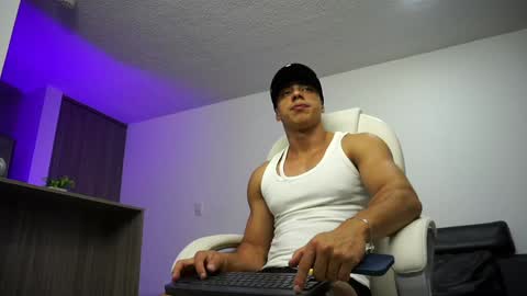 Snapshot of devin_hunter chatting on January 12, 2025, 11:47 pm Devin Hunter online show from January 12, 2025, 11:47 pm