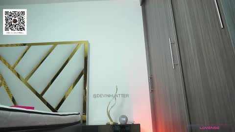 Devin Hunter online show from November 22, 2025, 12:53 am