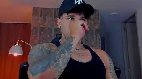 JULIAN online show from November 14, 2025, 9:46 pm