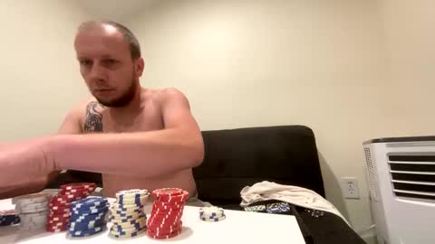 deznuts130 online show from December 18, 2024, 5:04 am