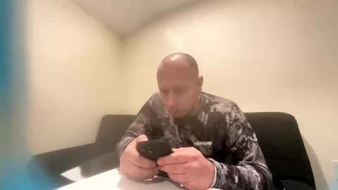 deznuts130 online show from February 1, 2025, 4:35 am