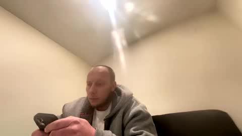 deznuts130 online show from February 20, 2025, 7:23 am