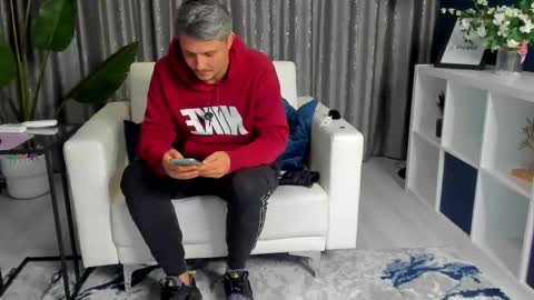 dgxhoya online show from October 2, 2025, 10:33 am