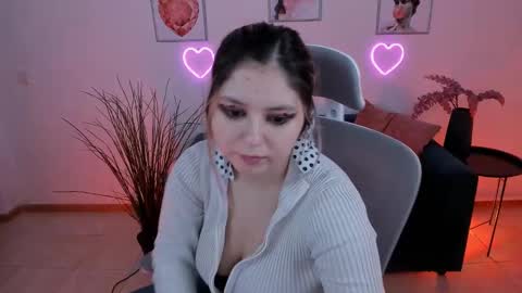 Dia online show from February 8, 2025, 5:29 pm