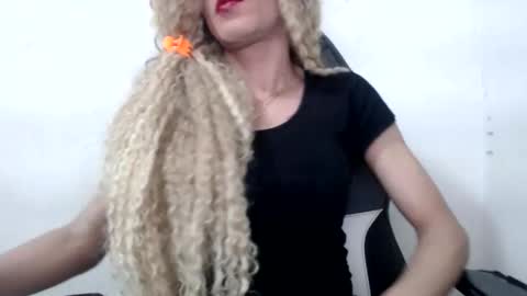 diabla_sexy22cm online show from December 5, 2025, 12:58 pm