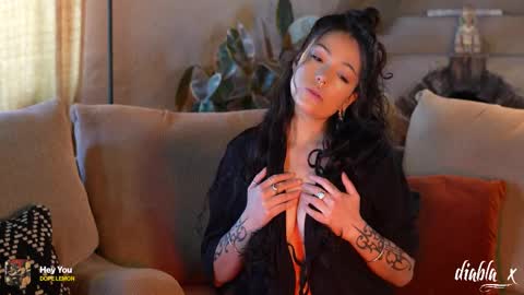 Snapshot of diabla_x chatting on February 20, 2026, 10:43 pm DIABLA online show from February 20, 2026, 10:43 pm