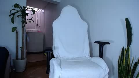 MaSSimo online show from February 4, 2025, 6:49 pm