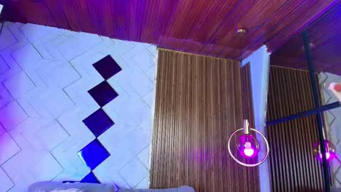 Camila and Megan online show from November 1, 2025, 7:05 pm