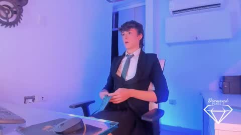 Diamond online show from November 16, 2025, 3:45 am