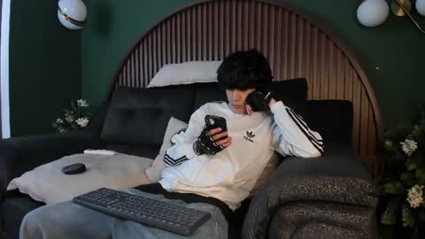 Snapshot of diamond_twink chatting on July 13, 2026, 5:43 am diamond_twink online show from July 13, 2026, 5:43 am