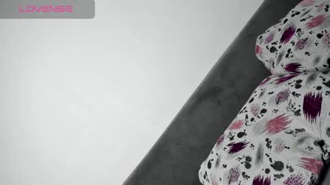 diamondkay_ online show from December 21, 2024, 10:28 am