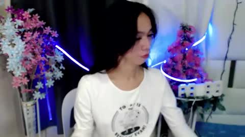 Snapshot of diamondnaked69 chatting on November 2, 2025, 7:38 pm amera online show from November 2, 2025, 7:38 pm