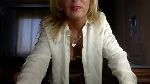 Snapshot of diana583578 chatting on May 15, 2026, 5:09 pm diana583578 online show from May 15, 2026, 5:09 pm