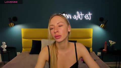 Diana  online show from October 11, 2025, 1:38 am