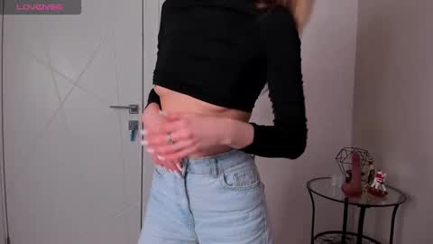 Diana  online show from December 21, 2025, 2:19 am