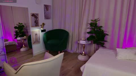 Snapshot of diana_soft chatting on July 9, 2026, 1:26 pm Diana online show from July 9, 2026, 1:26 pm