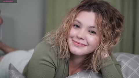 Snapshot of dianaholiday chatting on January 21, 2025, 5:09 pm Olga online show from January 21, 2025, 5:09 pm