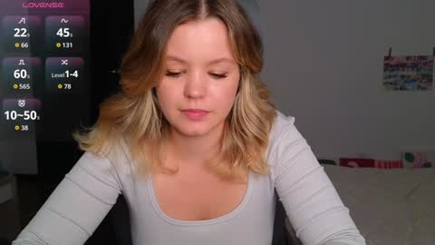 Snapshot of dianaholiday chatting on September 30, 2025, 11:37 am Olga online show from September 30, 2025, 11:37 am