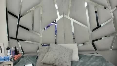 dianarous online show from December 11, 2024, 7:20 am