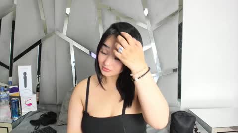 dianarous online show from November 4, 2025, 3:05 am