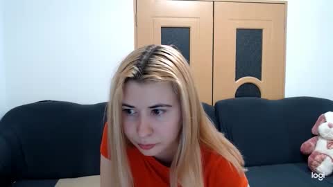 dianasmiey7 online show from March 7, 2025, 6:11 pm