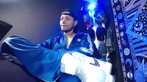 DICAPRIO online show from February 22, 2025, 9:15 pm