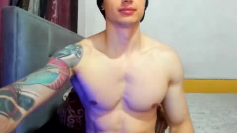 jhon online show from November 5, 2025, 4:29 pm