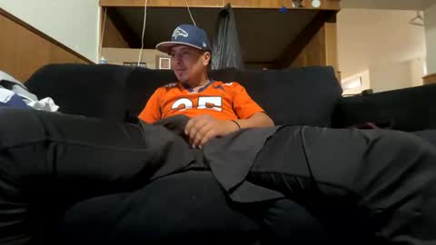 dickemdown93est online show from October 6, 2025, 8:06 pm