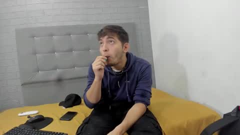 Snapshot of diegorogue_ chatting on December 13, 2024, 1:22 pm Diego rogue online show from December 13, 2024, 1:22 pm