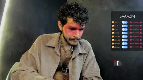 diemond_latinx98 online show from November 15, 2025, 10:26 pm