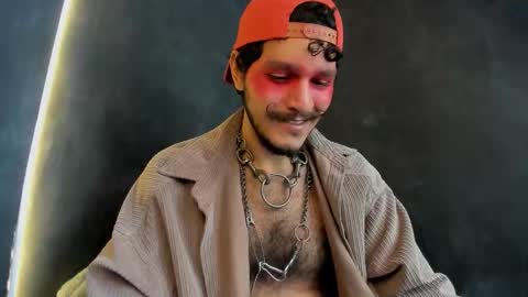 diemond_latinx98 online show from December 2, 2025, 4:24 pm