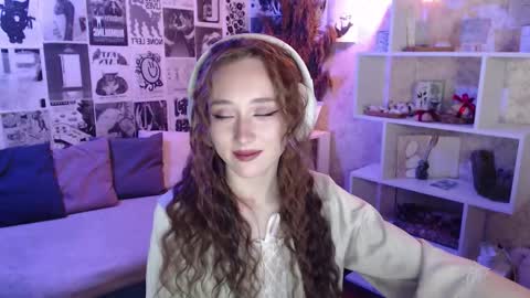 Hi im Alice 3 Im usualy online 03-10 or 17-21 UTC0 online show from November 21, 2025, 5:39 am