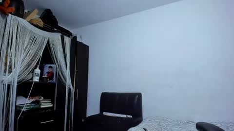 Snapshot of diiego_xxx chatting on July 21, 2026, 5:43 am diiego_xxx online show from July 21, 2026, 5:43 am