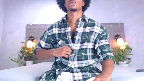 dilan_hall online show from May 16, 2026, 1:02 am