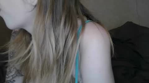 Snapshot of dimepiecexxx chatting on February 19, 2025, 11:06 am Sofie online show from February 19, 2025, 11:06 am