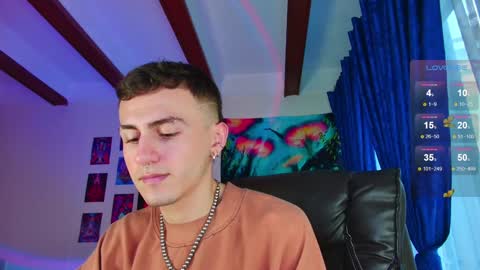 Julian Independent Model online show from December 4, 2024, 10:30 pm