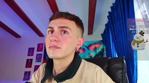 Julian Independent Model online show from December 6, 2024, 10:19 pm