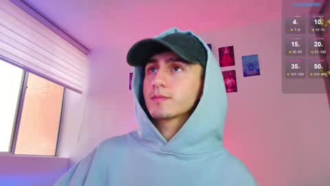 Julian Independent Model online show from November 21, 2025, 10:19 pm