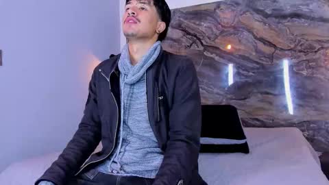 Snapshot of dimitrideluxe chatting on September 15, 2025, 12:05 pm Dimitri online show from September 15, 2025, 12:05 pm