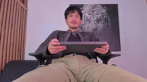 Snapshot of dimitrideluxe chatting on October 9, 2025, 7:45 pm Dimitri online show from October 9, 2025, 7:45 pm